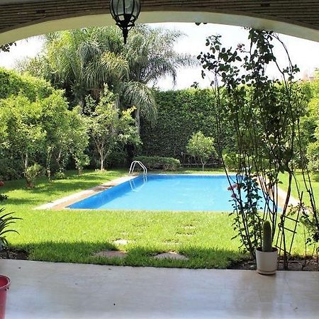 Magnifique Villa Avec Piscine Chauffee Que Pour Famille マラケシュ エクステリア 写真
